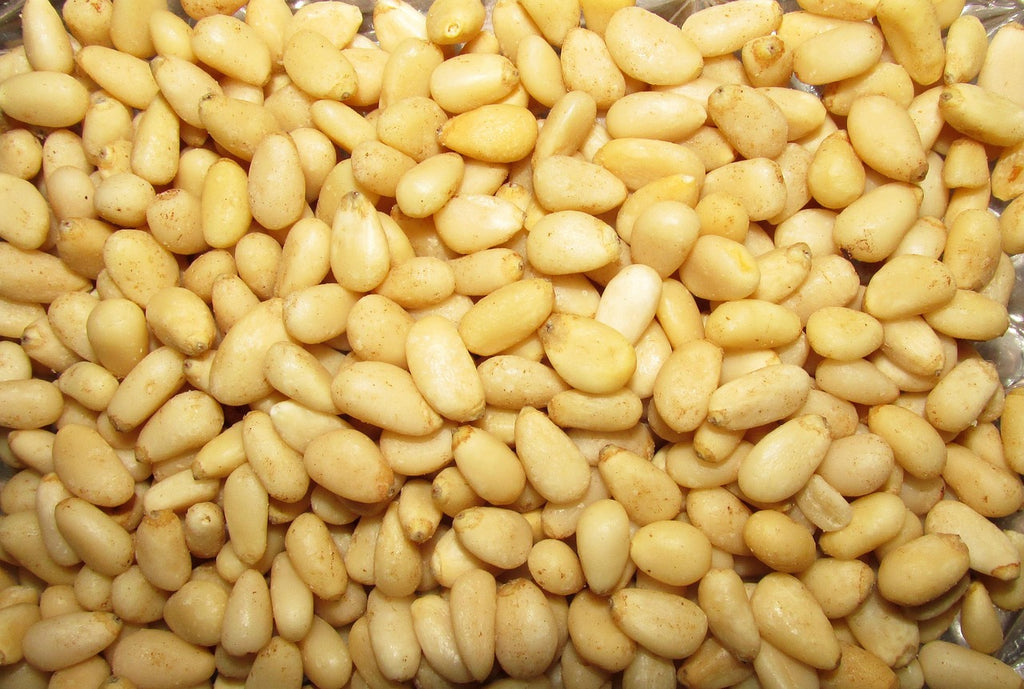 Shelled Korean stone pine nuts
