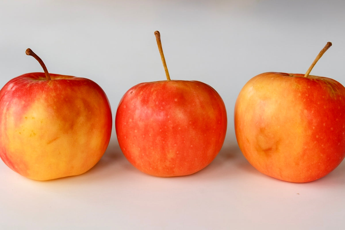 Three ripe Martha applecrabs